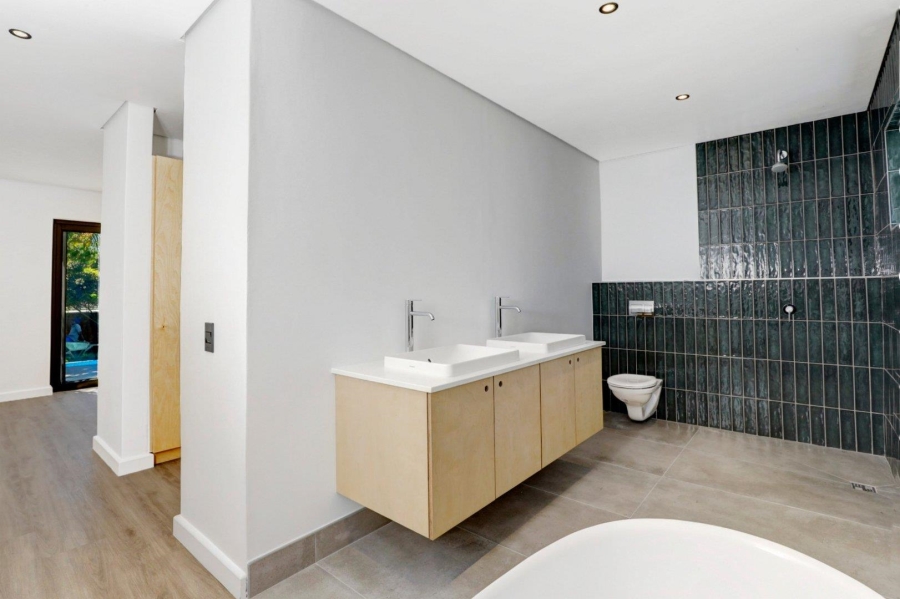 5 Bedroom Property for Sale in Welgemoed Western Cape